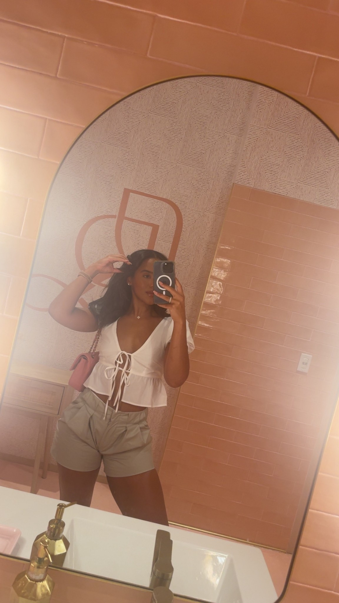 Casual ootd🤍 
Wearing XS in the top & S in the shorts - shorts are from Source Unknown (linked similar)