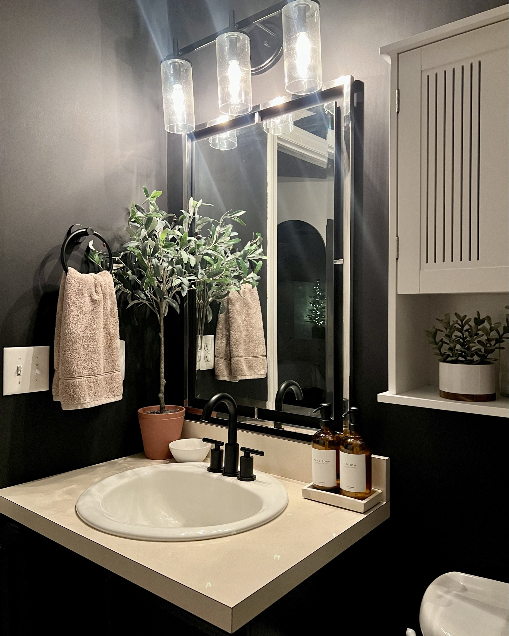 Small Master Bathroom with Small Updates!🖤

#LTKHome #LTKFamily #LTKStyleTip