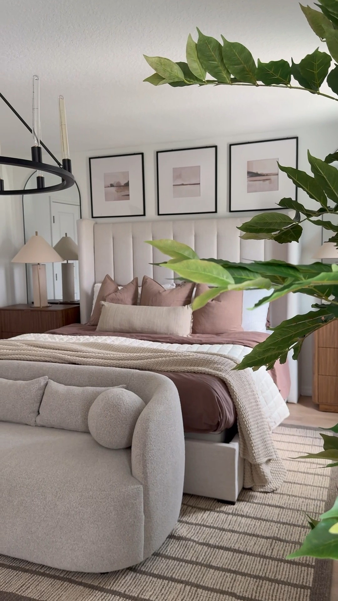 Created my dreamy bedroom with these home finds 😍




Modern home
Home decor
Bedroom refresh
Bedroom decor
Home favorites
Top picks

#LTKvlog #LTKSaleAlert #LTKHome