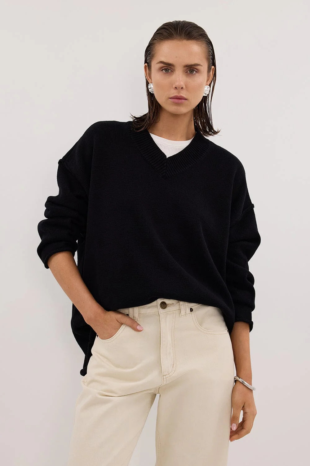 FLINT BLACK V NECK KNIT JUMPER | DISSH