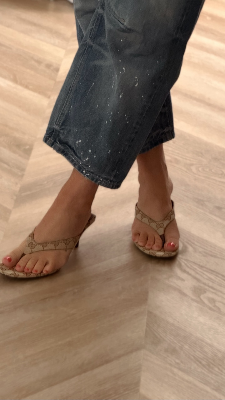 Birthday shoes🪽✨


Sandals. Gucci. Heels. 

#LTKootd #LTKMothersDay #LTKSeasonal