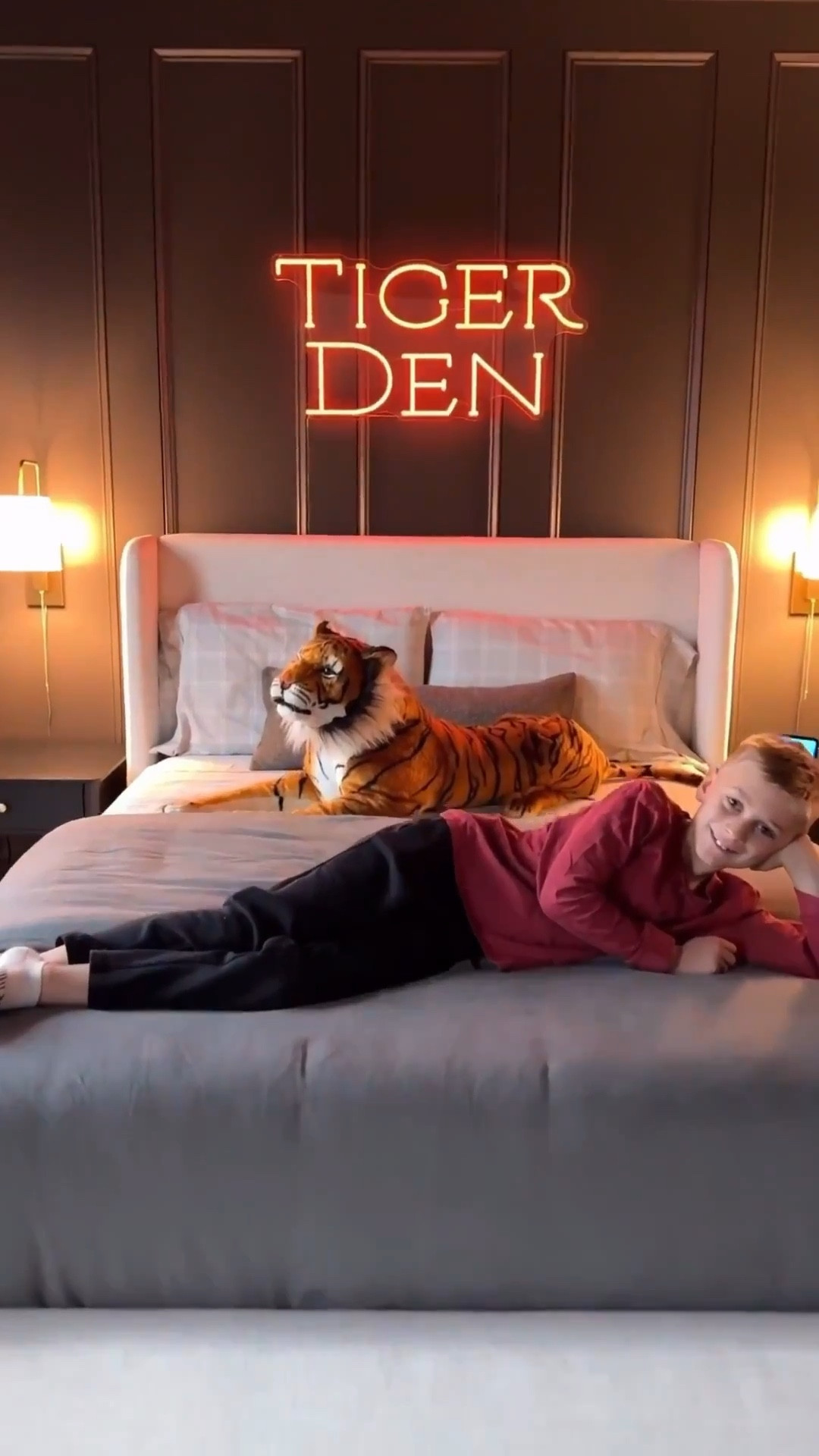 Charlie’s boys bedroom makeover! At first we were stumped when he asked for a tiger themed room but I think we nailed it with a design that can grow with him as his interests change!



#LTKHome #LTKKids