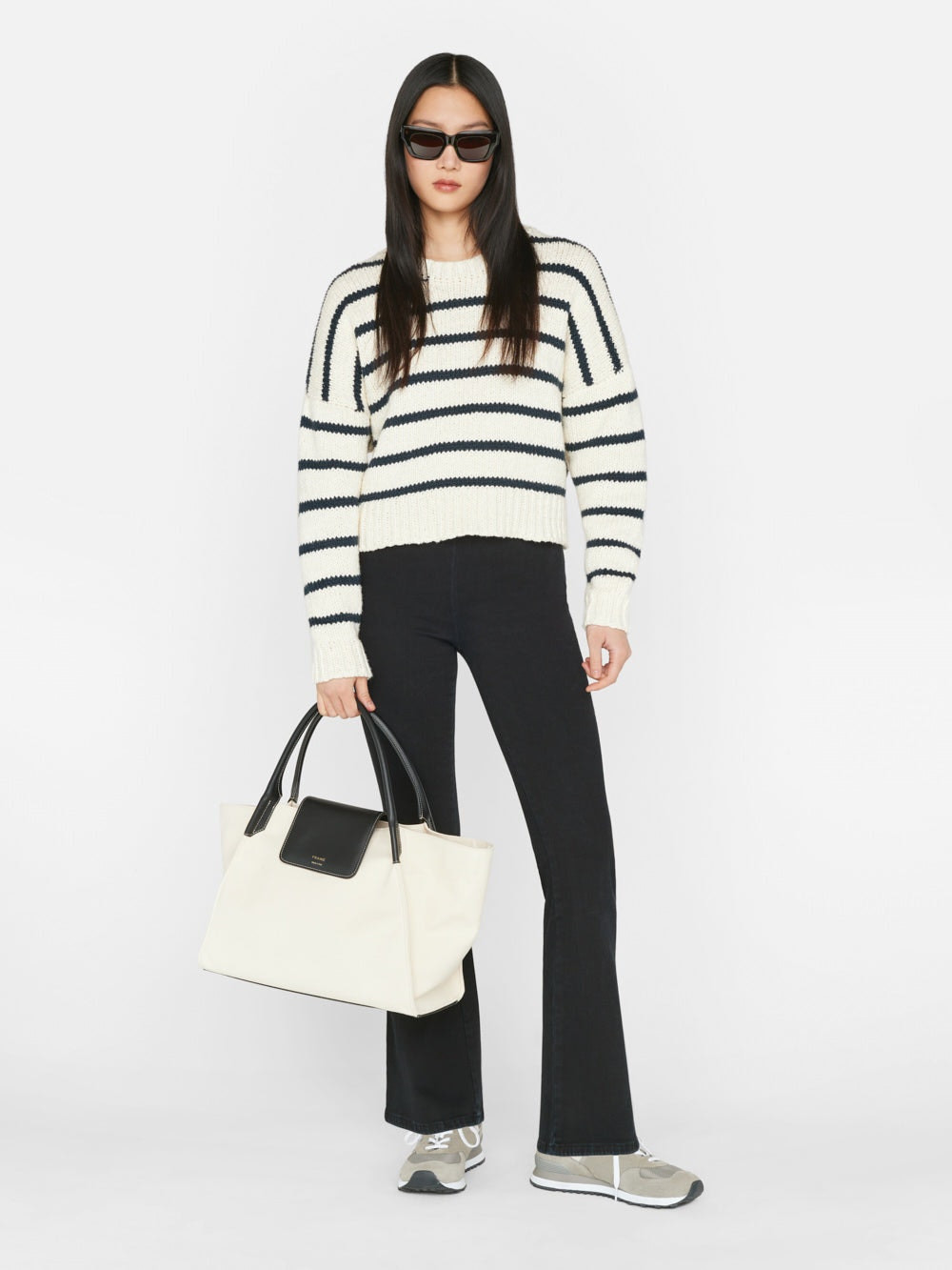 The Jetset Flare  in  Sheen Noir | Frame Denim