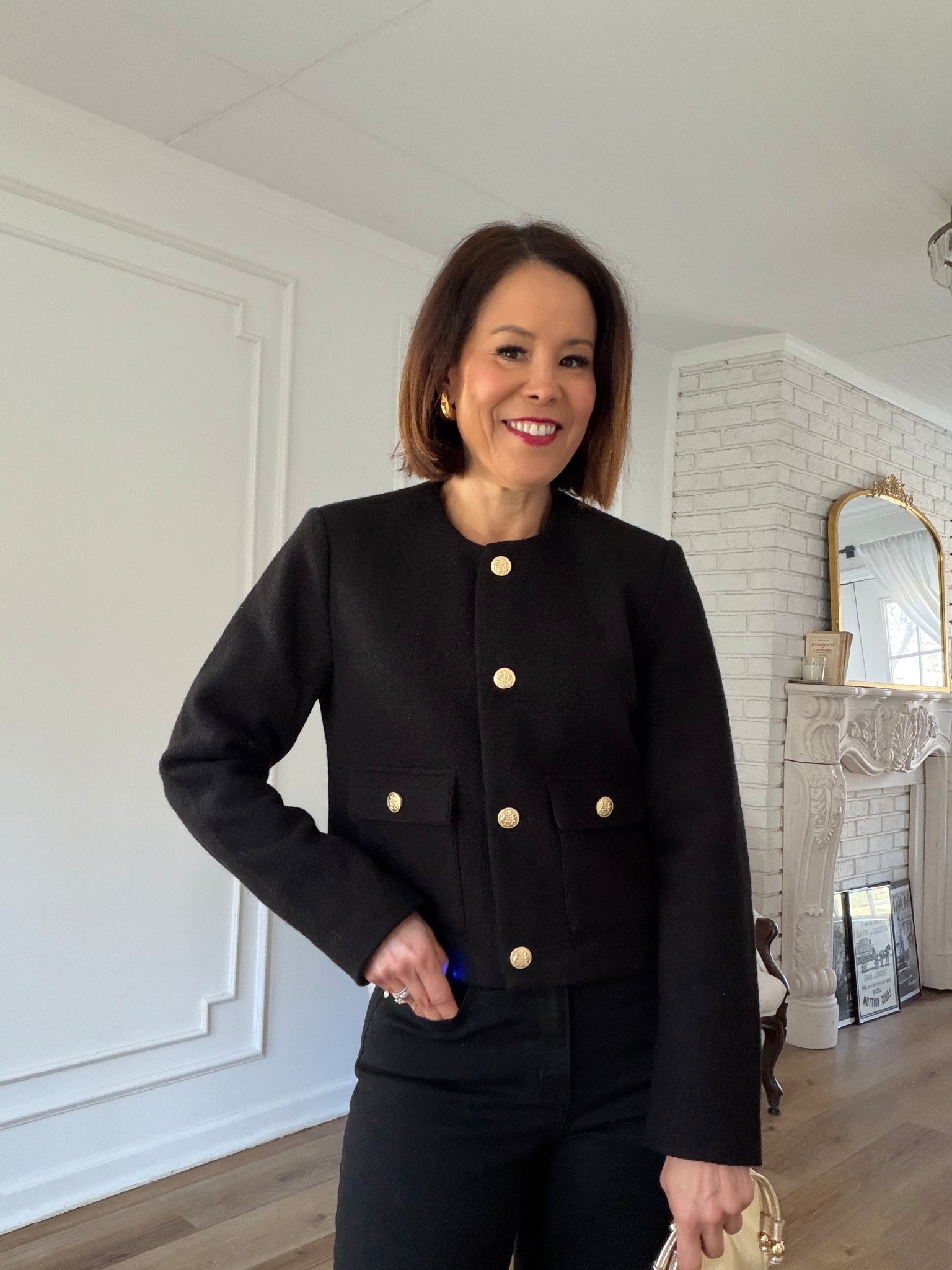 Super chic and elevated, this merino wool cropped jacket is easy to dress up or down. I am wearing a size small from @onequince. 


#quincepartner