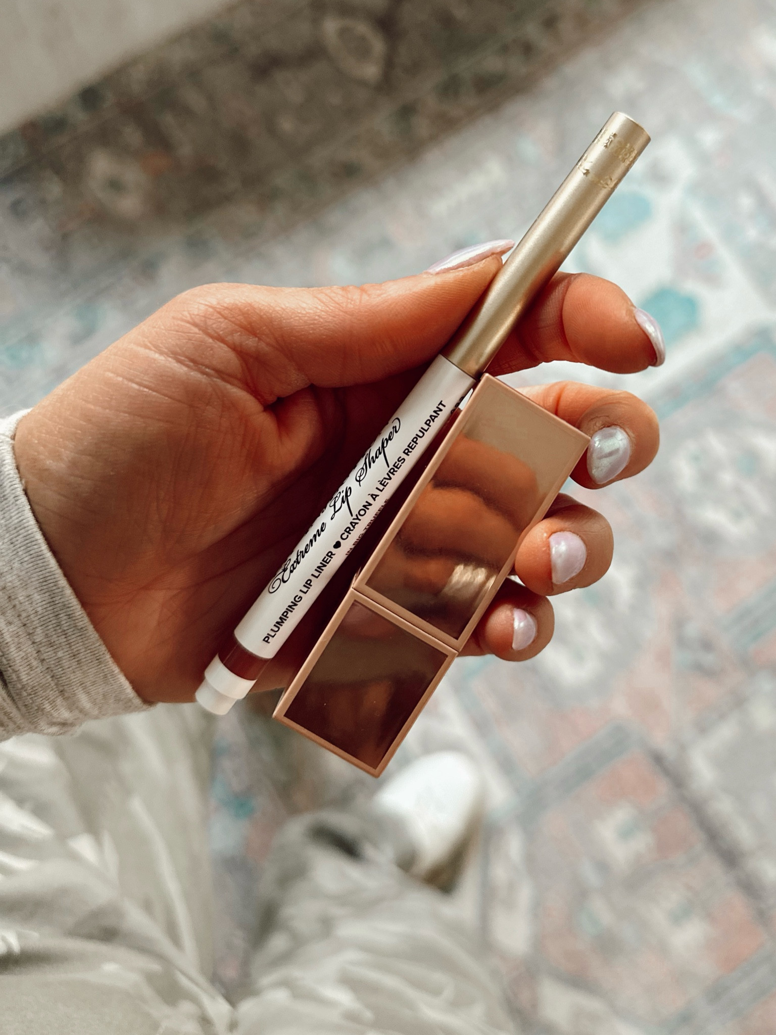 Liner- in big truffle 
Lipstick -blushing 
Gloss- oyster girl 

#LTKstyletip #LTKbeauty #LTKSeasonal