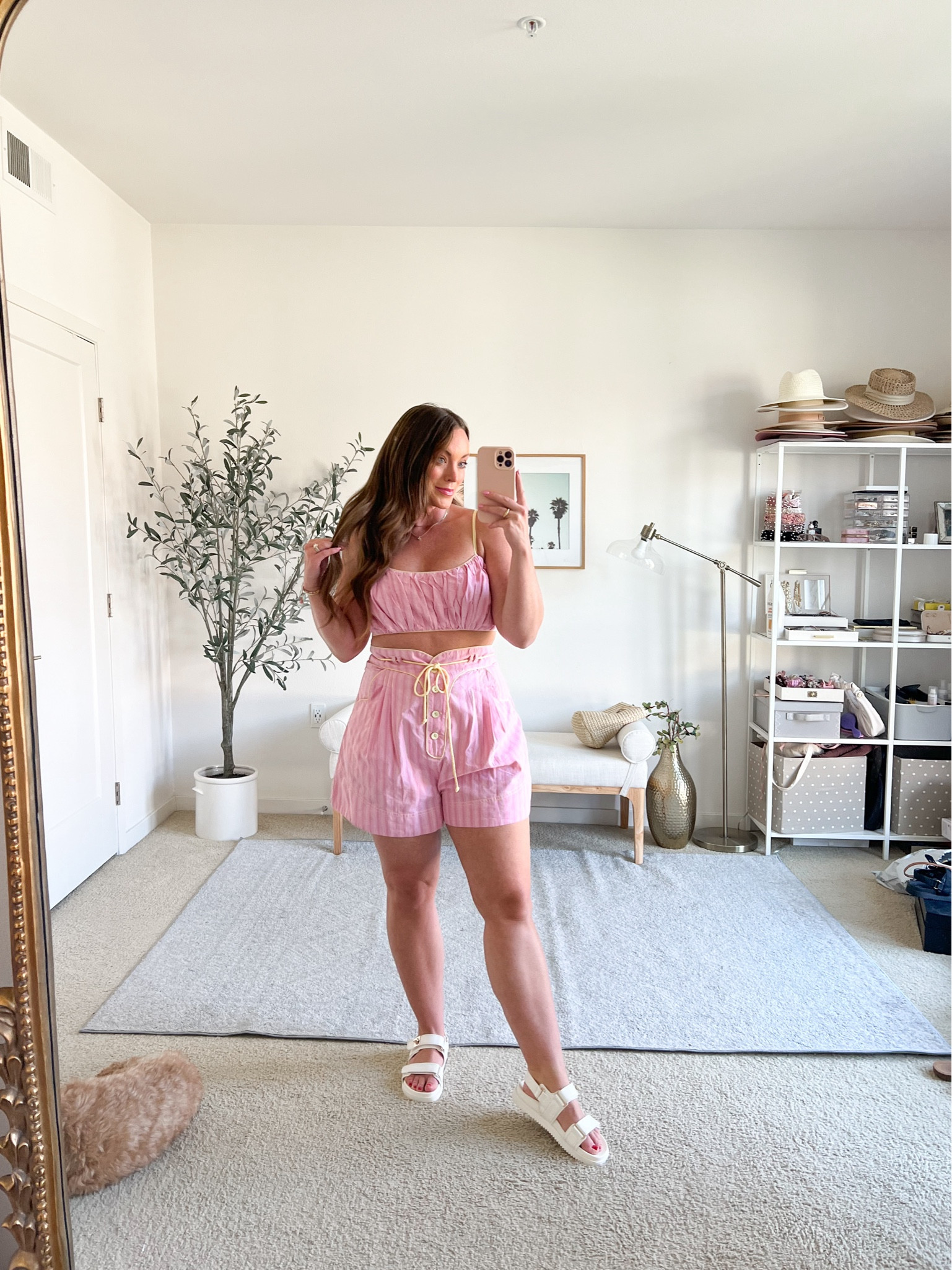 The CUTEST short set for summer! I sized up to a large- fits true to size, I always size up in shorts 💗



#LTKSeasonal #LTKstyletip