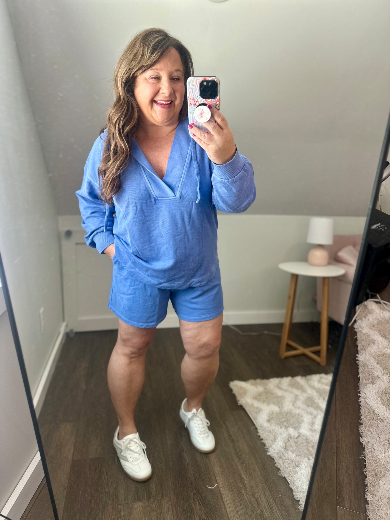 Anyone else love a good sweatshirt/shirt combo for spring? Loving this blue. Size down in both. 