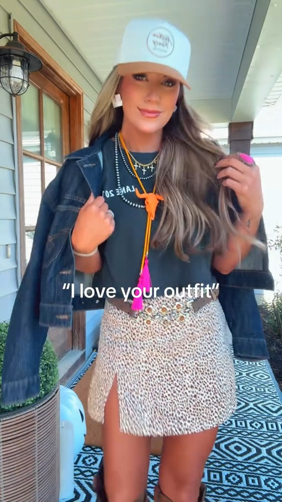 Steer Bolo: code Abi15 to save 💸
Skirt: 7 Bar Boutique 
#weternfashion #westernstyle #countryconcert #cowboyboots #ariatboots 

#LTKStyleTip