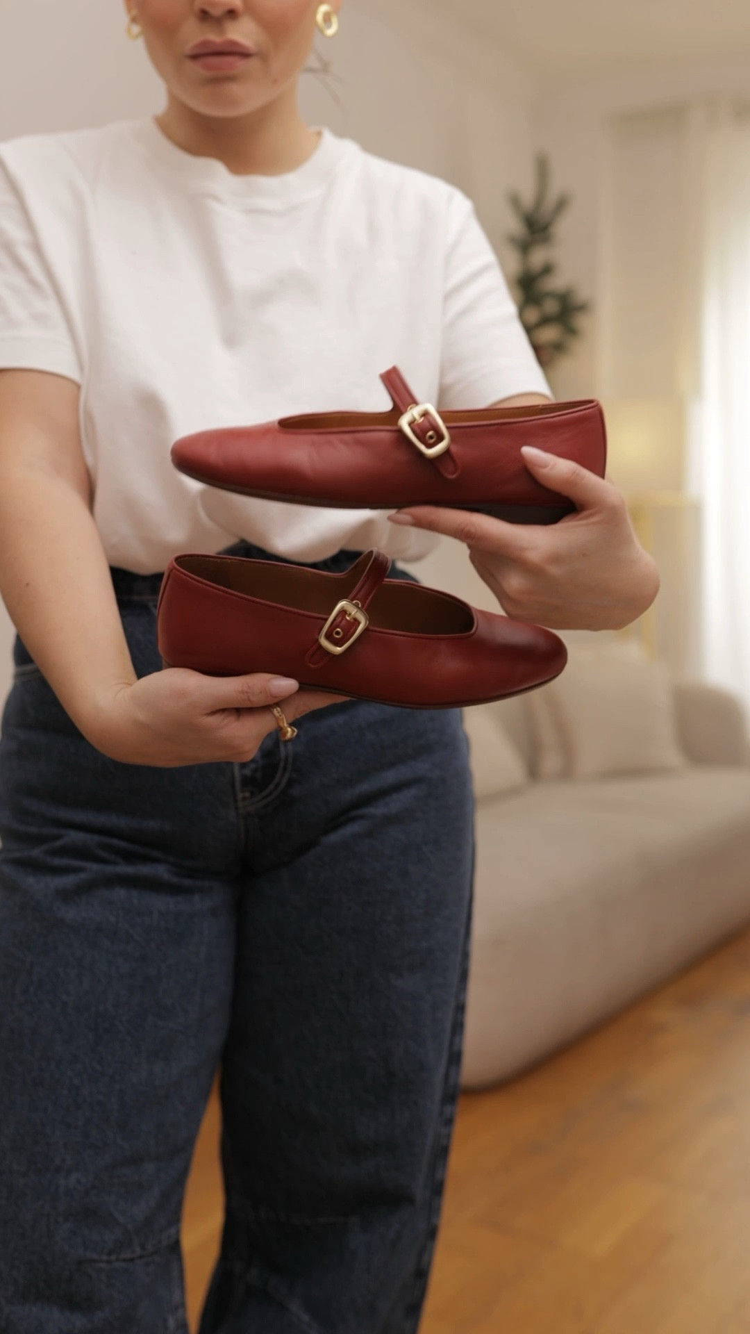 Mis zapatos favoritos del invierno … no sabía que un par de flat shoes rojos fueran a ser acierto con TODO.

#LTKshoes #LTKpetite #LTKeurope