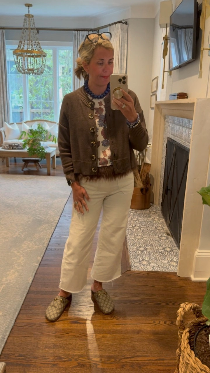 Same outfit from this morning but changed out sweater, jewels & shoes for a completely different look!
Sweater & Top - xs
Jeans - 25P
Mules - 38

#LTKdayinmylife #LTKOver40 #LTKmomlife