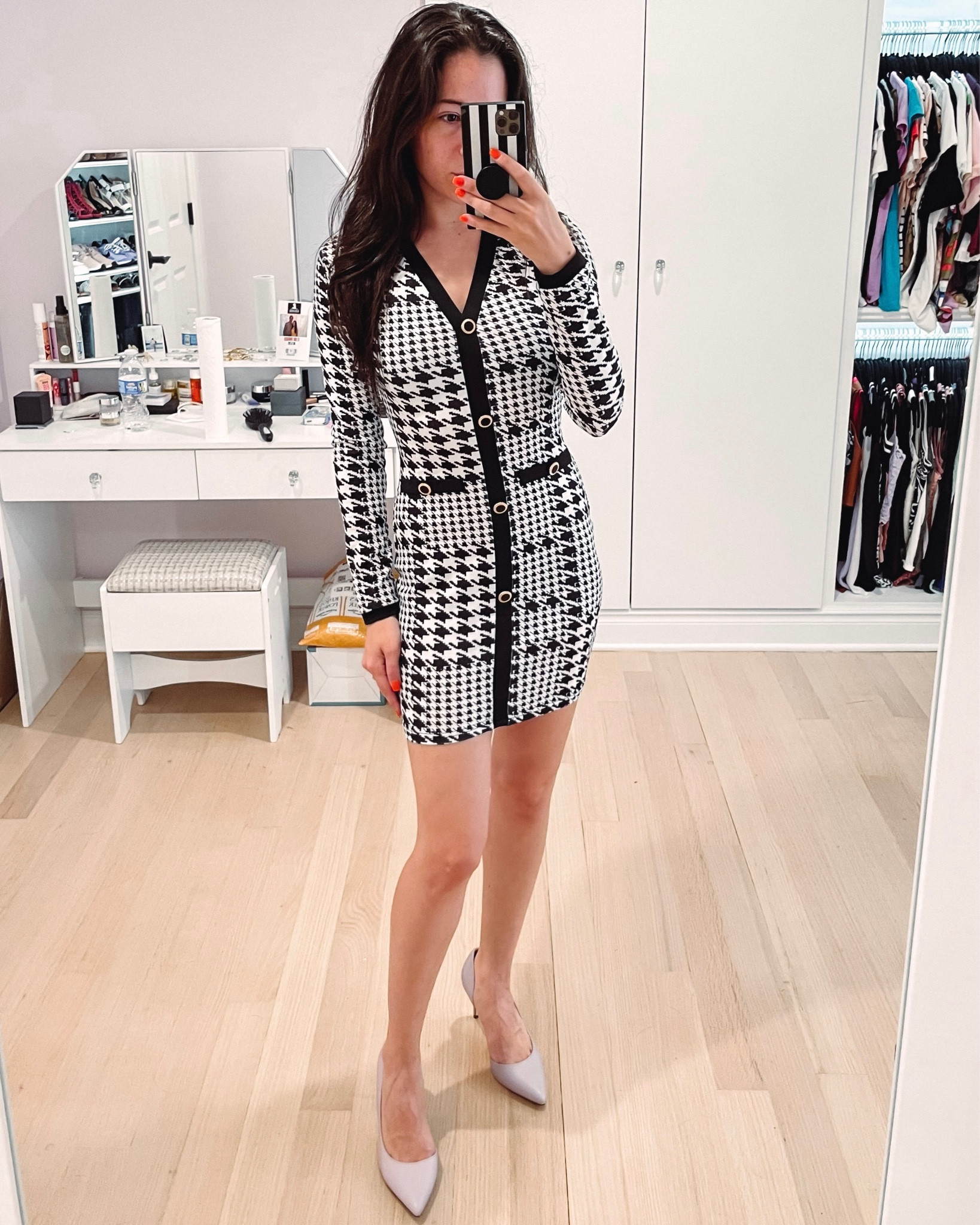 A polished look for a great price and comfy fit. This houndstooth print dress looks great for work or traveling to a city (like I’ll be doing in Paris in October). It’s under $20 and a bodycon fit. 

#LTKSeasonal #LTKunder50 #LTKworkwear