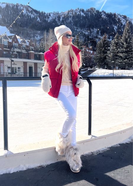 A fun but practical outfit to wear during a trip to Aspen 

#LTKstyletip #LTKshoecrush