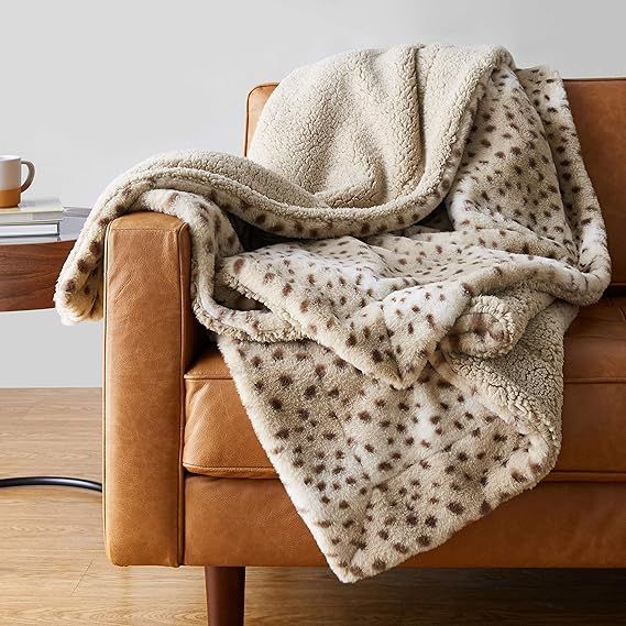 Amazon Basics Fuzzy Faux Fur Sherpa Throw Blanket, 60"x70" - Beige Animal Print | Amazon (US)