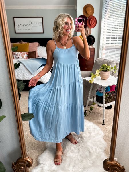 Loving this lightweight tiered flowy adjustable strap dress 💙 comes in tons of colors
Fits tts + wearing small
No major fit anywhere 👍🏻

#LTKstyletip #LTKfindsunder50 #LTKworkwear