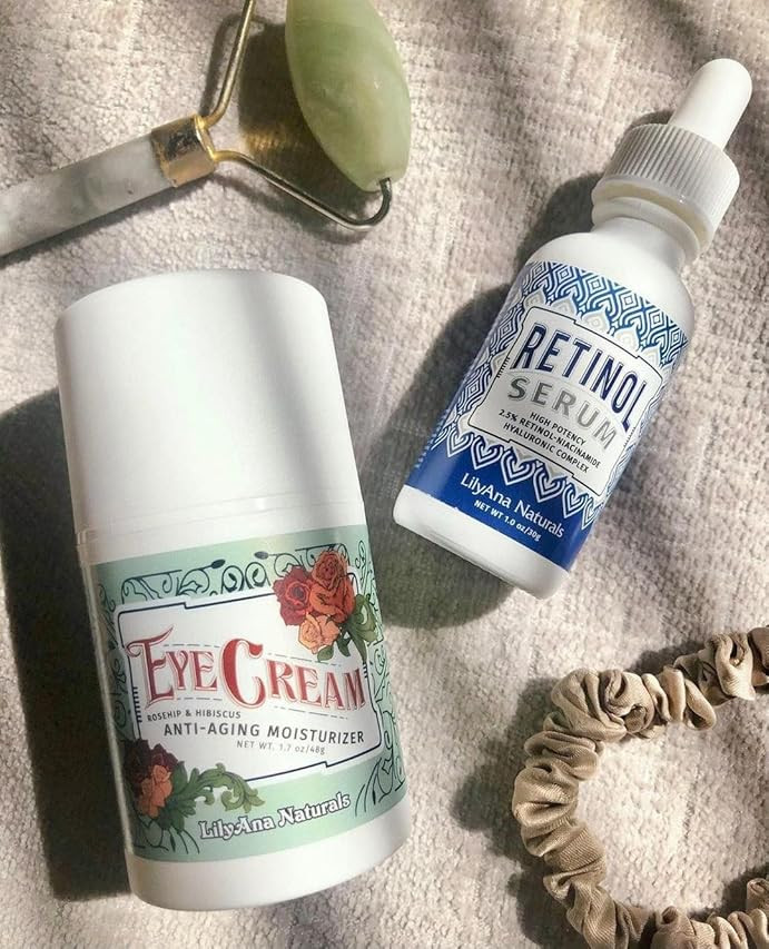 LilyAna Naturals Skincare Gift Set - Retinol Cream, Vitamin C Serum, Eye Cream and Face Cream Moistu | Amazon (US)