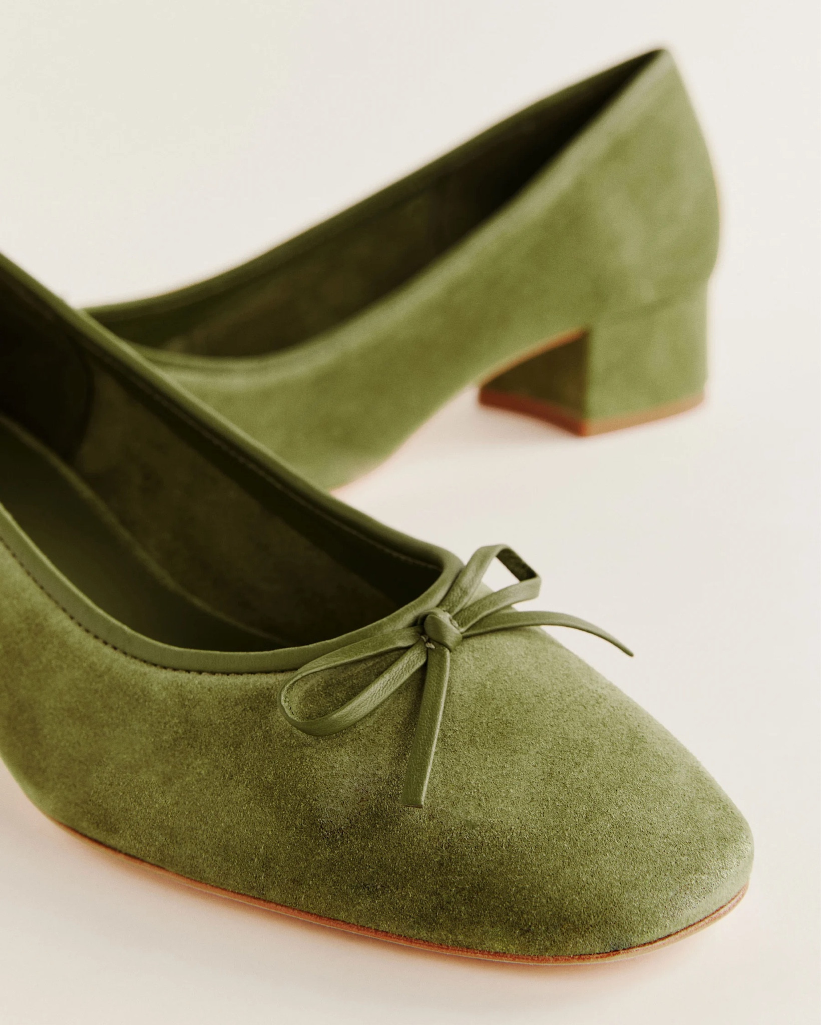 Wishlist ✔️

The color. The heel height. Just gorgeous. 😍

#shopdeescloset #shopaholicscloset #sustainablesaturday #shoelover

#LTKStyleTip #LTKShoeCrush