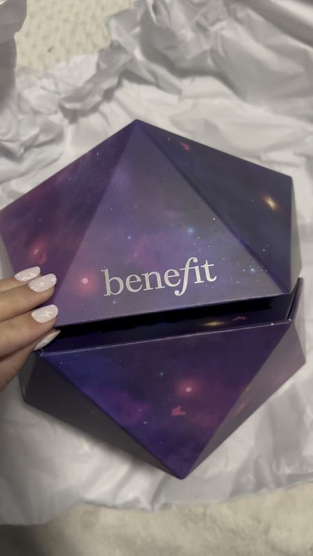 @benefitcosmetics Benefit Cosmetics just released their Bag Gal Bang Mascara in new shades! Black, waterproof black, blue, plum, and brown. This is my new favorite brown mascara the formula is voluminous and creamy and perfection.  New makeup! 

#LTKSeasonal #LTKbeauty #LTKVideo