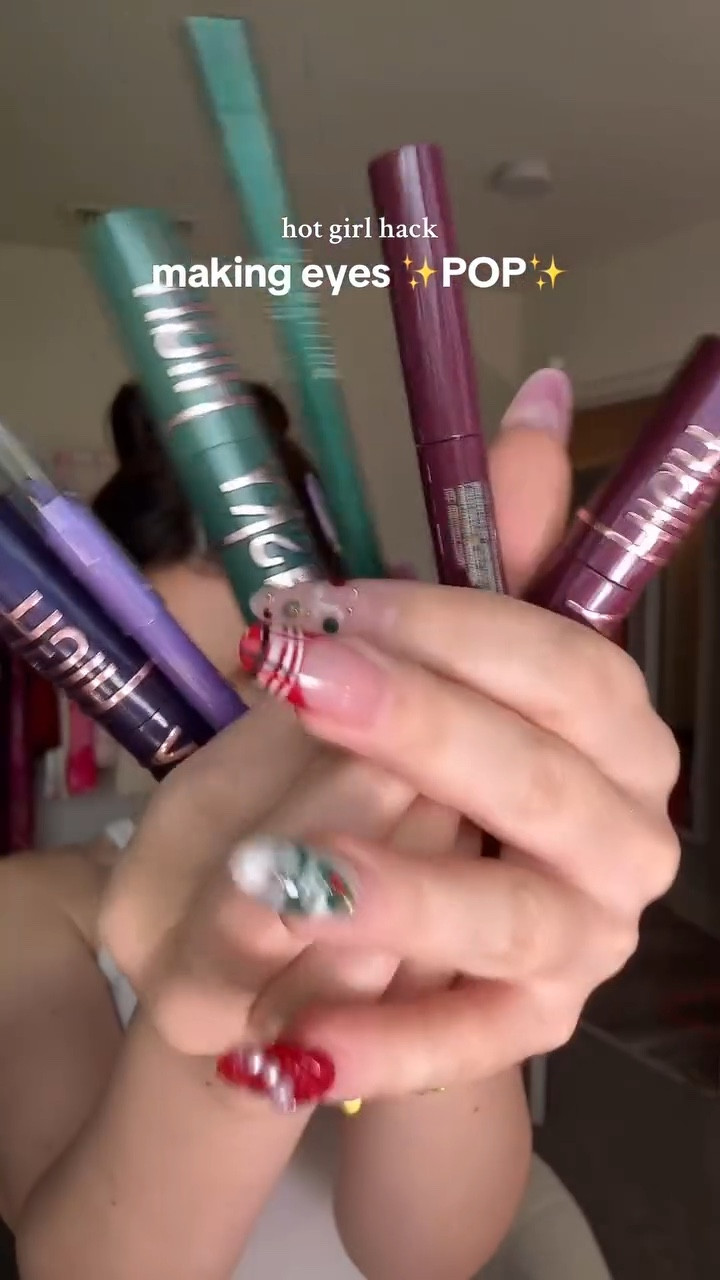 You NEED to TRY THIS👀 

Used - @maybelline 

#makeupinspo #glowuptips #eyespop #ellizabethmarie