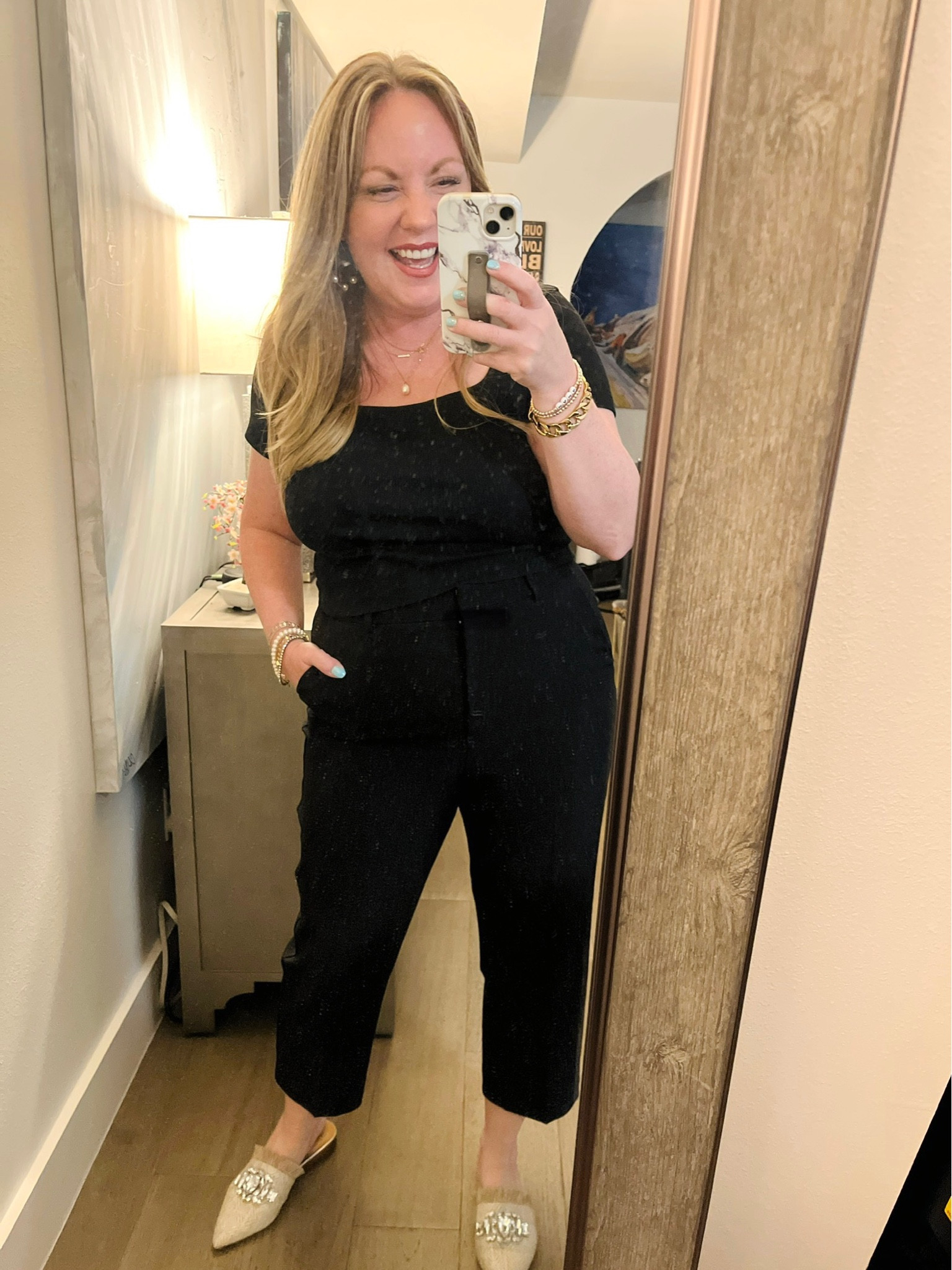 Large top; 12 short pants 

#LTKworkwear #LTKover40 #LTKunder50