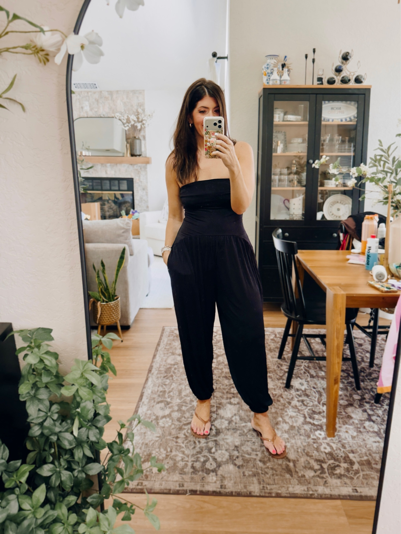 Cleaning outfit
In a medium jumpsuit

#LTKSaleAlert #LTKMidsize #LTKTall