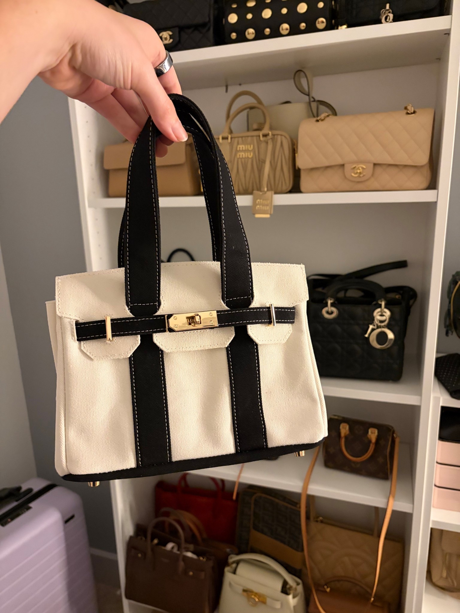 Obsessed with this mini version of the canvas boatkin that I found. Didn’t know what to expect in terms of quality, but the canvas is actually really nice, the gold hardware is very pretty and it has nice stable feet. 

Canvas tote. Mini canvas tote.

#LTKSwim #LTKTravel
