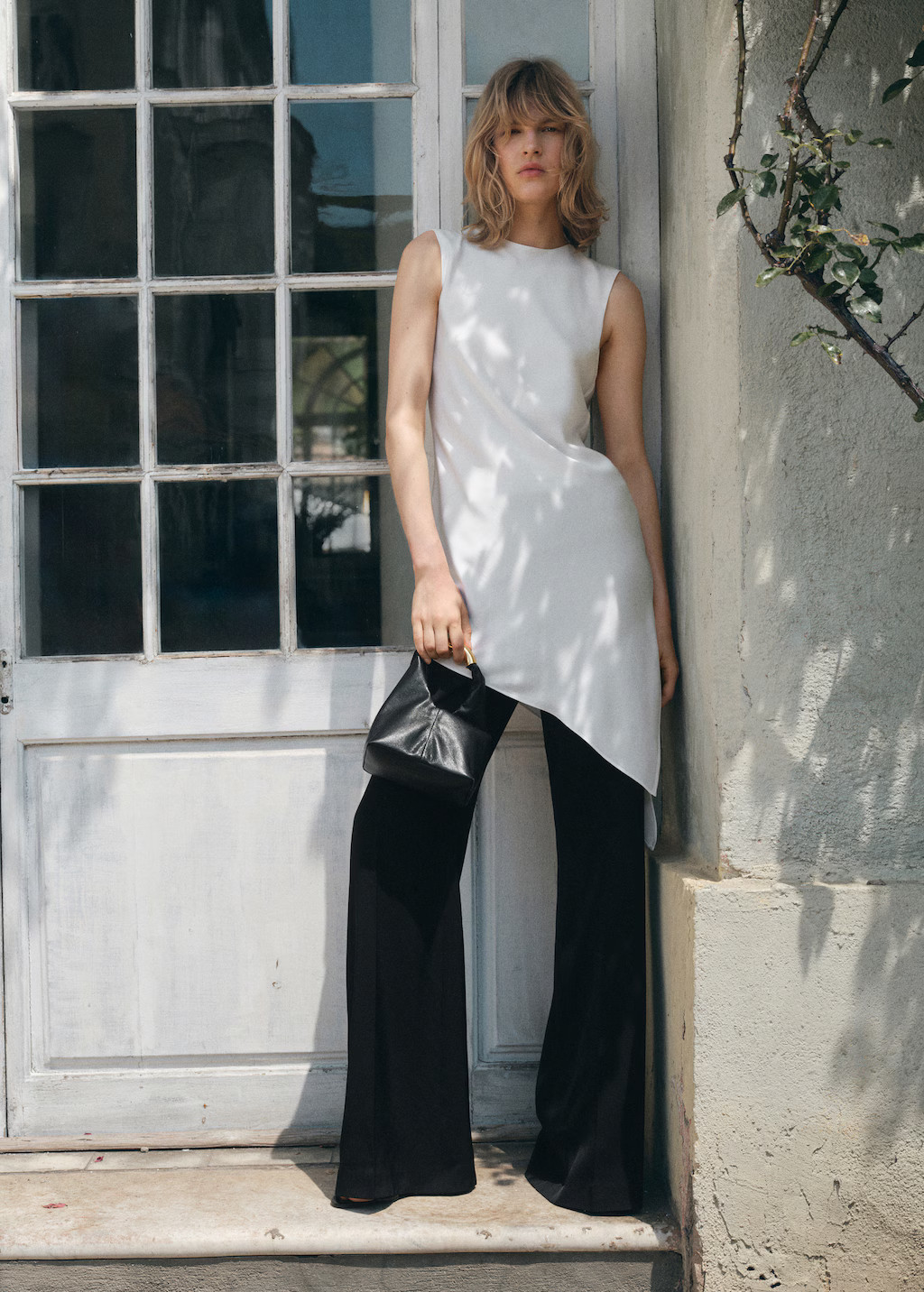 Handbag with metal handle - Women | MANGO United Kingdom | MANGO (UK)