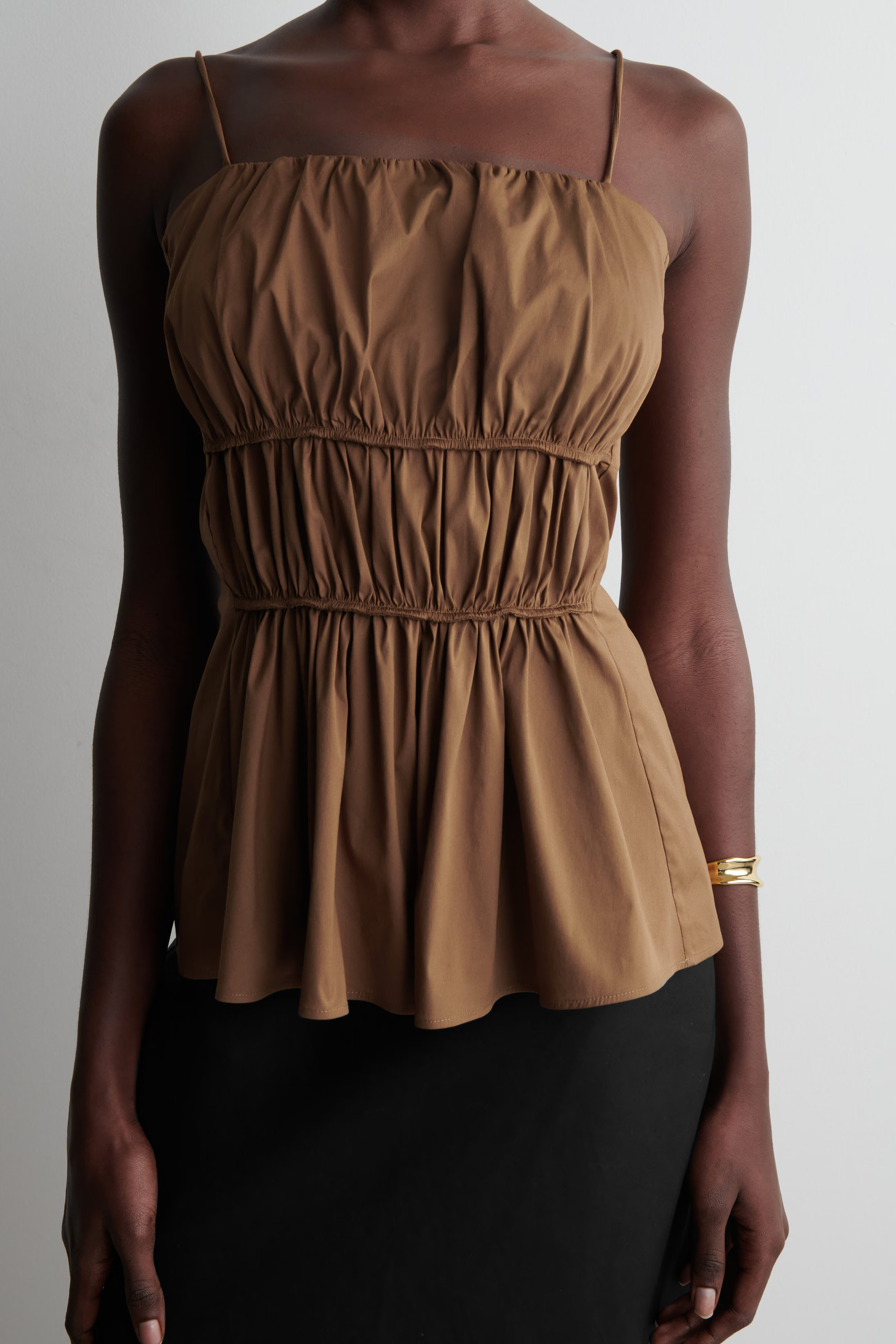 GATHERED COTTON TOP - BROWN | COS | COS (EU)