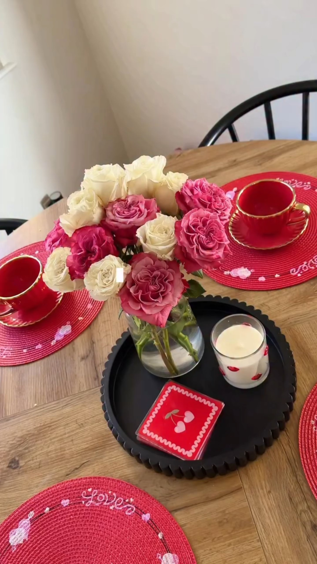 Decorated my kitchen for valentines 💝✨☕️💌

#ValentinesVibes #PinkAesthetic #KitchenDecor #HomeInspo #ValentinesDay