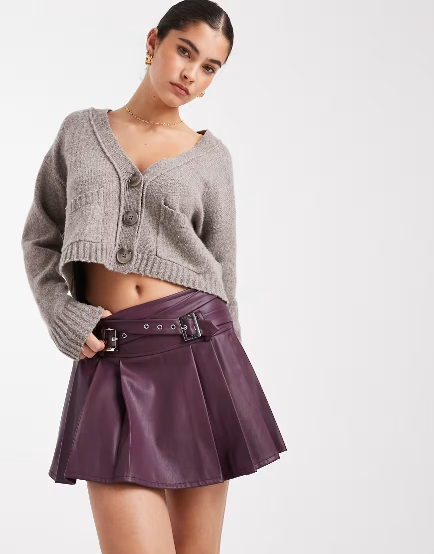 Miss Selfridge faux leather pleated kilt with buckles in burgundy-Purple | ASOS (Global)