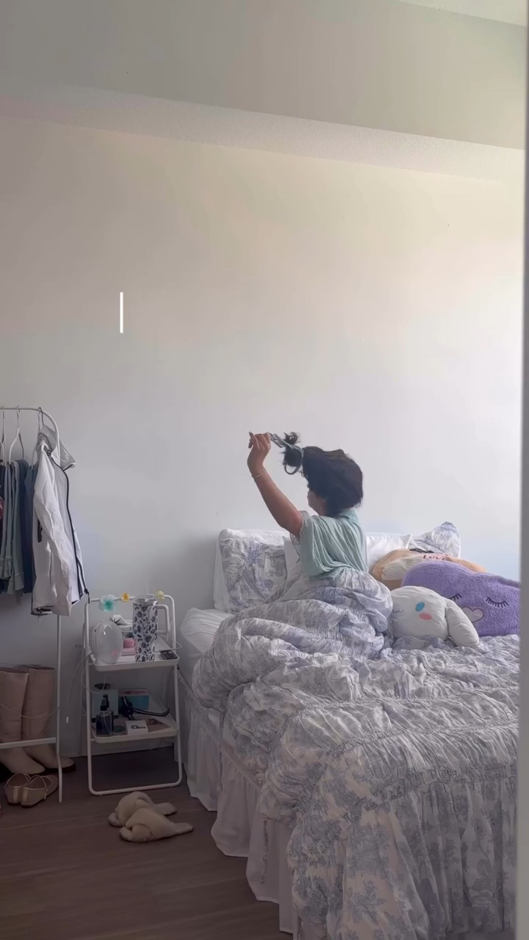 hair wash day morning routine 🐝🍯 using the new @Gisou shampoo and conditioner ✨ my curls loved it so so much!! you can get these at @sephora now 🪽

#hairtok #gisou #gisouhairoil #sephora #curlyhairroutine #morningroutine