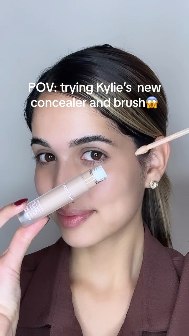 In love with this concealer and brush from @kyliecosmetics 😍😍 
.
.
#kyliejenner #kyliecosmetics #makeupartist #makeupaddict #makeuplover #makeuplook #makeuplook #makeupclass #makeupclassatlanta #atlmakeupartist #atlmakeupartists #makeupatl #makeupatlanta #kylieskin #makeuptrends