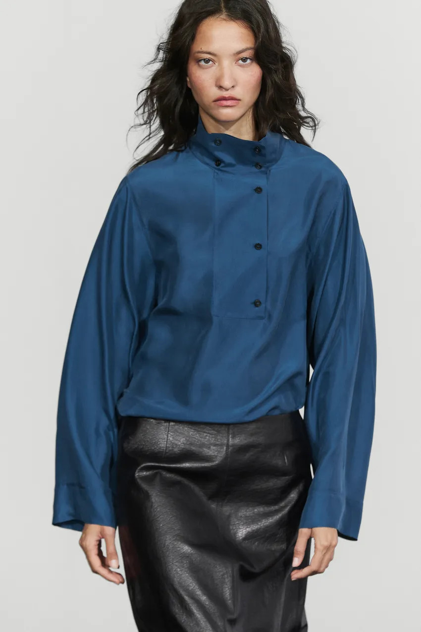 100% mulberry silk blouse with stand collar - BLUE | Massimo Dutti US