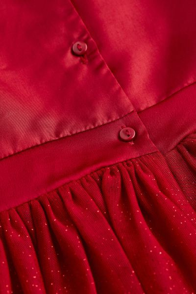 Tulle-skirt dress | H&M (UK, MY, IN, SG, PH, TW, HK)