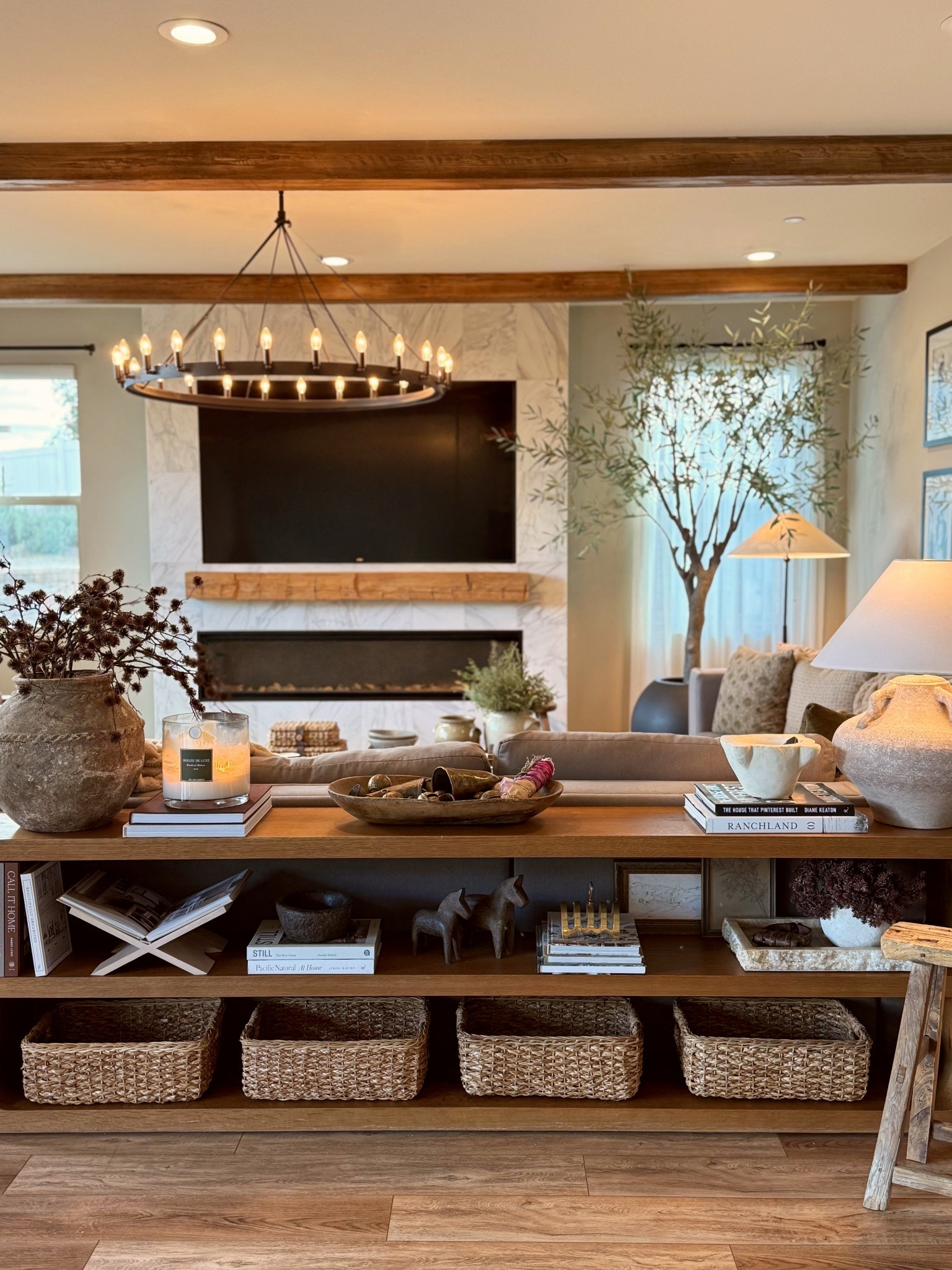 Sofaback table styling! #home #homedecor #interiordesign
.
.
NOTE: Console table is from Restoration Hardware (Oslo collection.) The vessel was sourced locally and stems are no longer available.  

 

#LTKU #LTKHome #LTKFindsUnder50