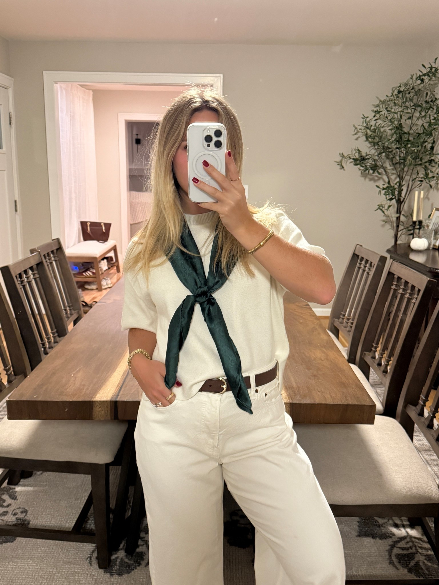 A pop of color🌲🐍☘️

#LTKHoliday #LTKSeasonal #LTKGiftGuide