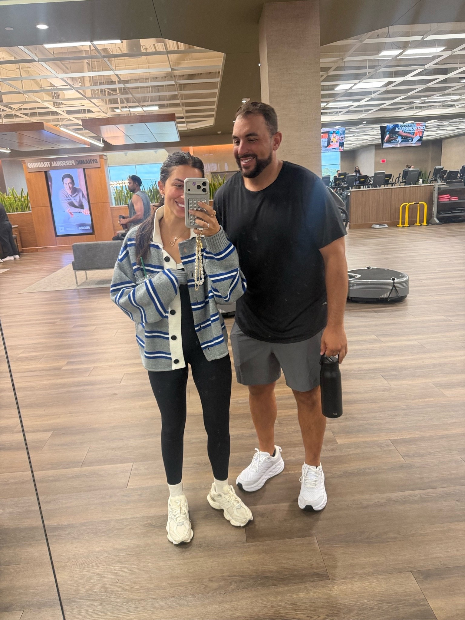 Amazon workout set with the target cardigan ✨
Set: medium 
Cardigan: medium 

Dressupbuttercup.com #dressupbuttercup #dederaad

#LTKdayinmylife #LTKfitnessgoals #LTKSeasonal