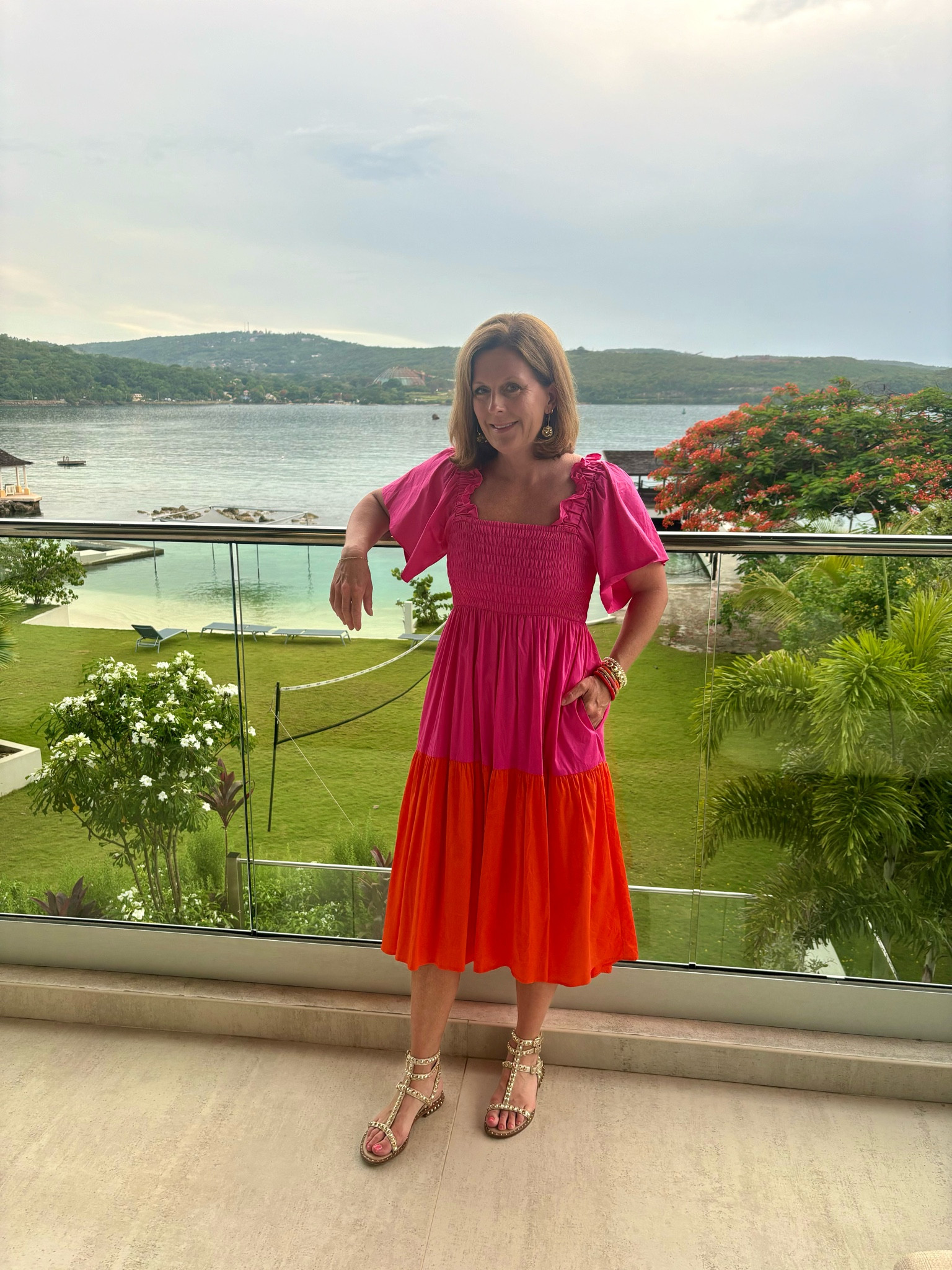 Tropical vacation style inspo 🏖️ 🍹 ☀️

This dress is old, but tagging some of our current favorite midi dresses here!

#LTKStyleTip #LTKTravel #LTKOver40