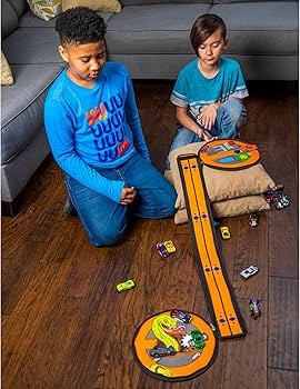 Hot Wheels Tara Toy: ZipBin Wheelie Track Pack - Unzips Into A Racetrack Mat, Holds 100 Toy Cars,... | Amazon (US)