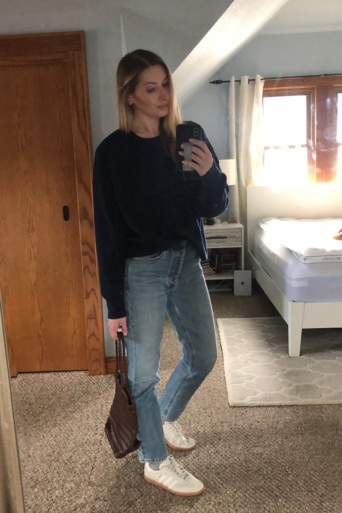 Mom outfit of the day

Straight jeans, adidas sambas, the row, dragon diffusion, look for less 


#LTKover40 #LTKstyletip #LTKfindsunder100