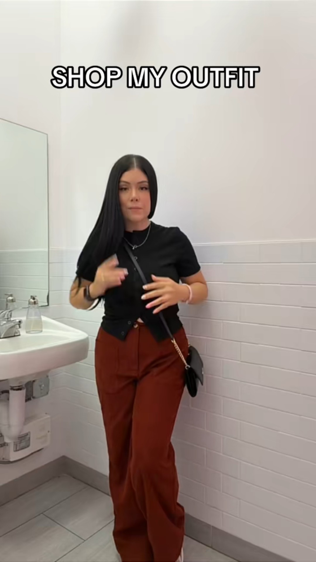 Shop my comfy but put-together outfit of the day 🖤 perfect for errands, mom life & getting content done ✨

#LTKmomlife #LTKdayinmylife #LTKootd