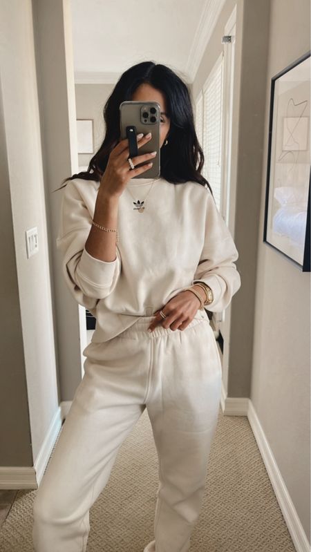 I love matching sets and this one is so cozy and perfect for lounging around wearing to the airport for a travel day ✈️ I’m just shy of 5-7” wearing the size small top and XS joggers. StylinByAylin 

#LTKfindsunder50 #LTKstyletip