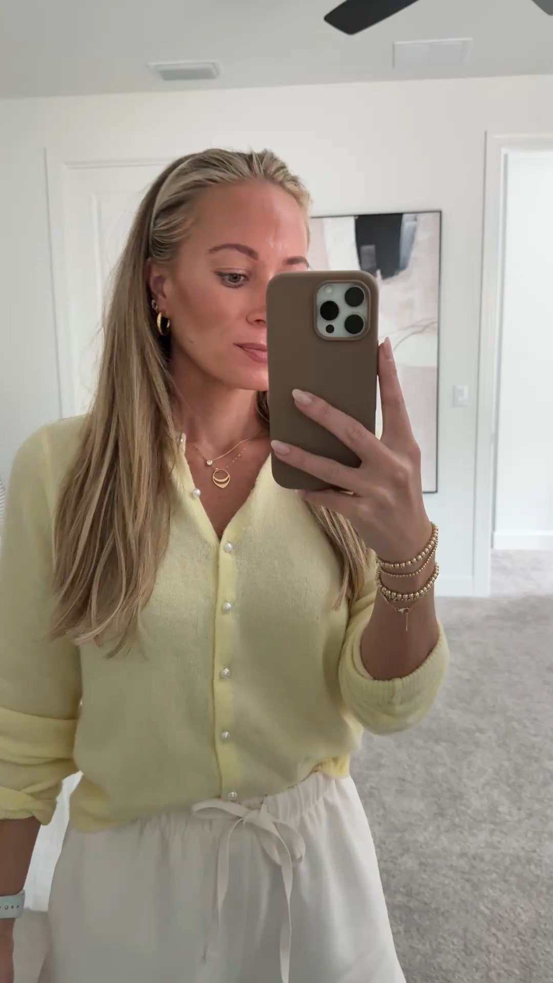 OOTD wearing cutest butter yellow Abercrombie cardigan and the aritzia lodge shorts - smalls in both! 