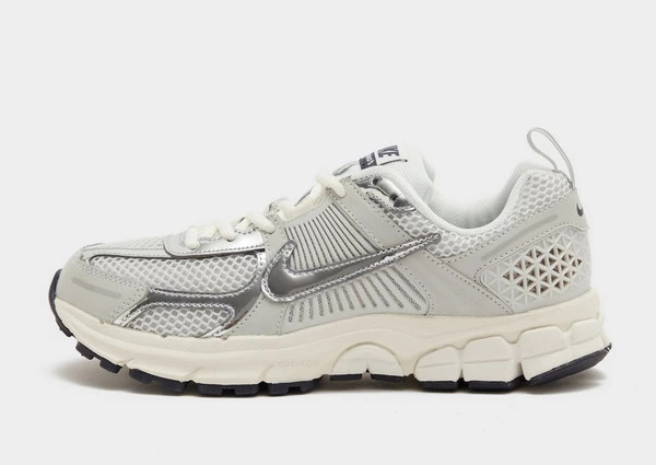 Nike Zoom Vomero 5 Junior | JD Sports (UK)