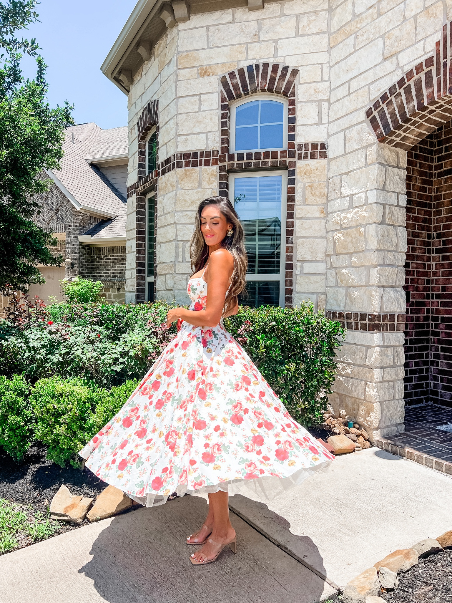 Wearing a small a/c and I’m completely obsessed!! This dress is perfection 🤩

#LTKShoeCrush #LTKStyleTip #LTKWedding