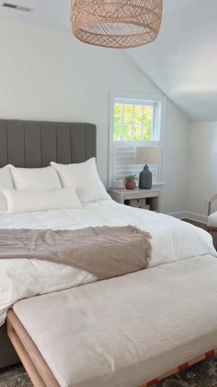 20% off Boll & Branch with code KENDALL20 // my go-to’s are their signature sheets, Linen duvet and lightweight down insert 

Primary bedroom, bedding, gift idea 

#LTKhome #LTKGiftGuide