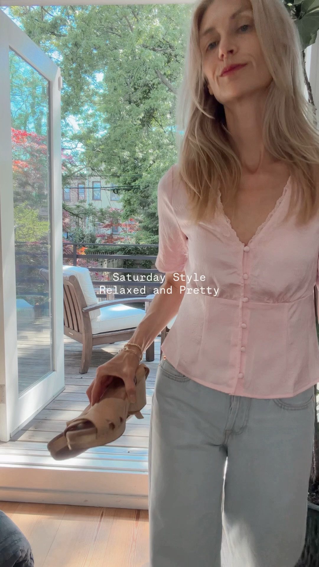 Saturday easy style. Mixing denim and a soft pink blouse.

#LTKgrwm #LTKootd #LTKOver40