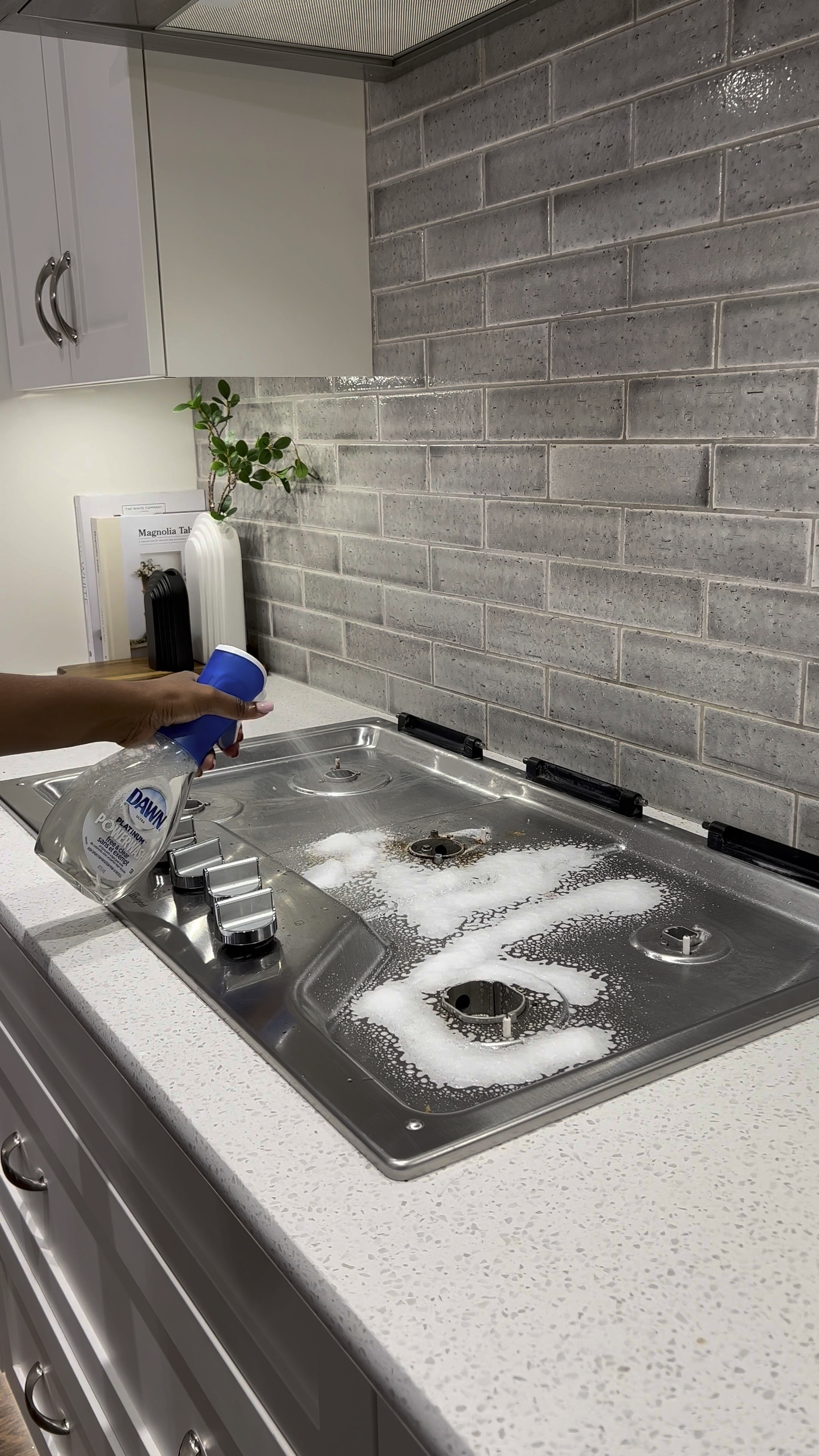 😤 Burnt on food stains - the worst right? 😆… I’ll be honest…before the Dawn Powerwash and Spinbrush combo,  cleaning my stove was such a dread! 😑 

Dawn Powerwash softens food stains in no time! I use it to soak and wash dishes, sinks, and my Tineco mop attachment. 

#LTKhome #LTKstyletip #LTKVideo
