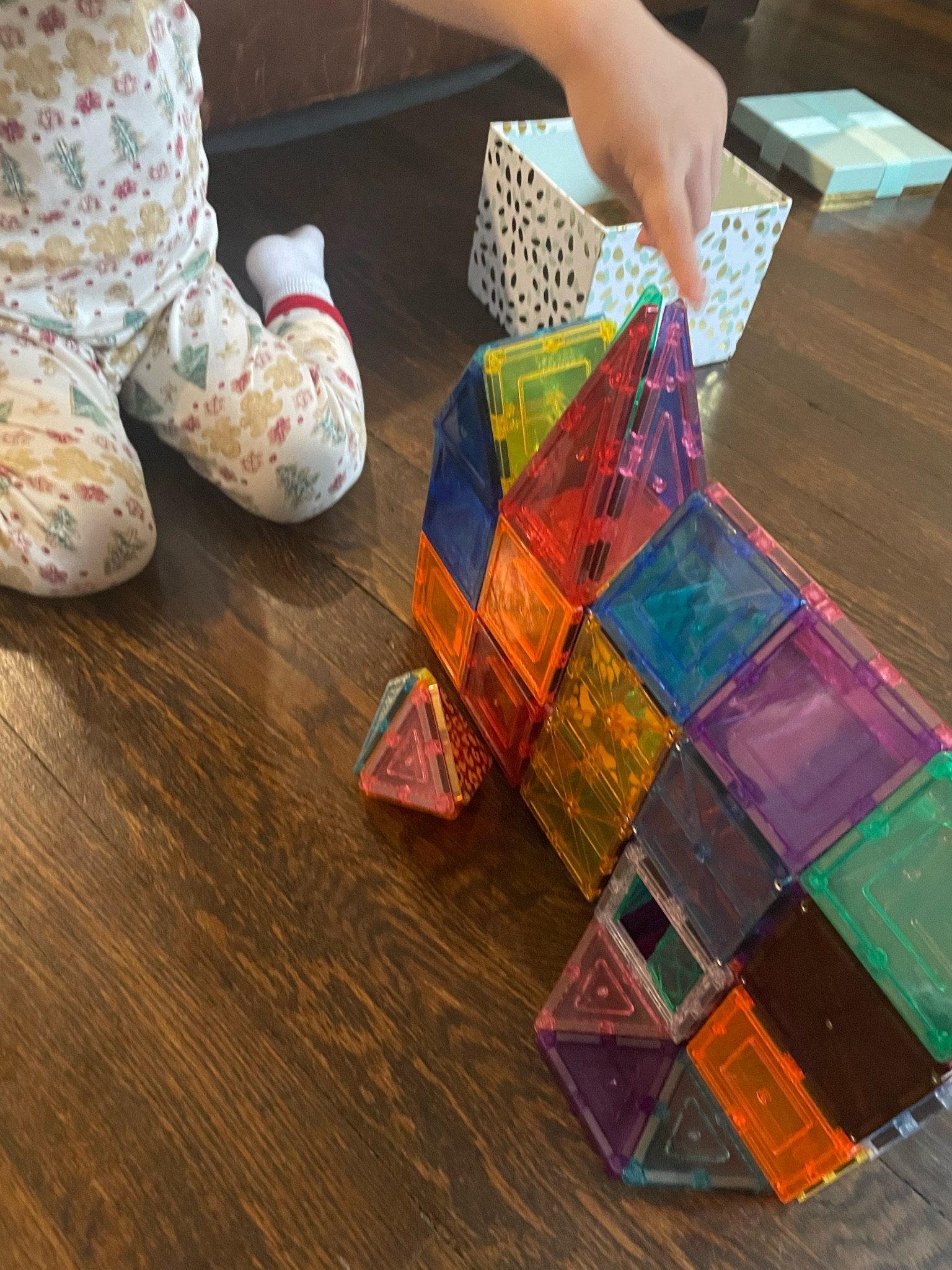 magnet tiles .. the gift that keeps on giving 🎁 we avoided the screen all morning thanks to these and i really love seeing cami’s imagination come to life ✨

#LTKfamily #LTKkids #LTKGiftGuide