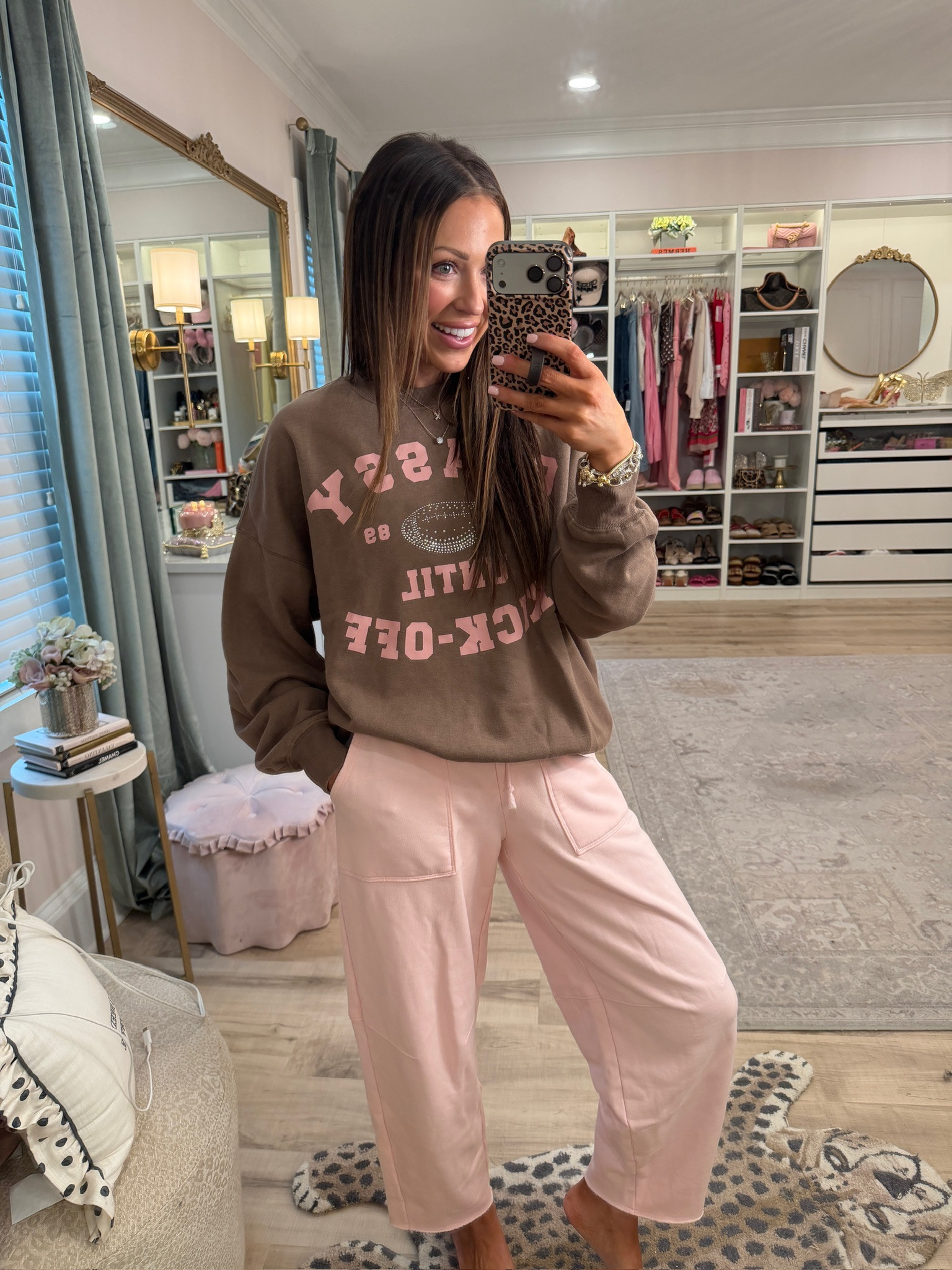 Obsessed with these barrel leg sweats! They come in other colors too!  

 #LTKootd