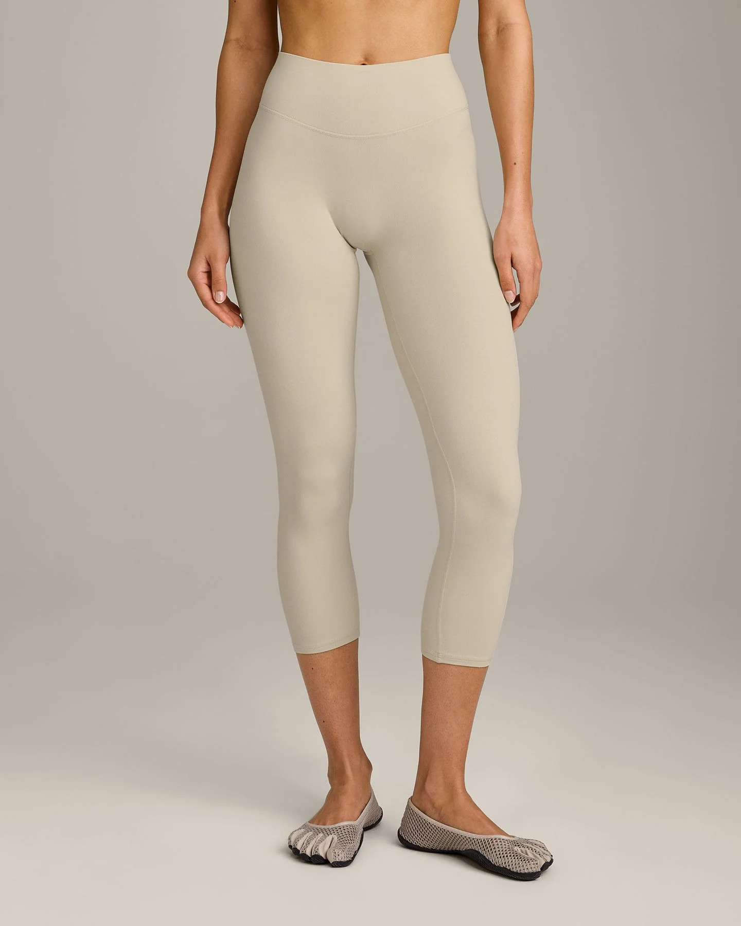 SoftMotion\u2122 3/4 Length Leggings with Gray Logo
Oatmeal | Oner Active (UK / US)